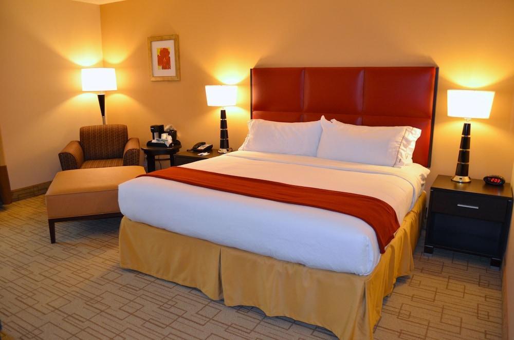 Holiday Inn Express & Suites - Smithfield/Selma By Ihg Exterior foto
