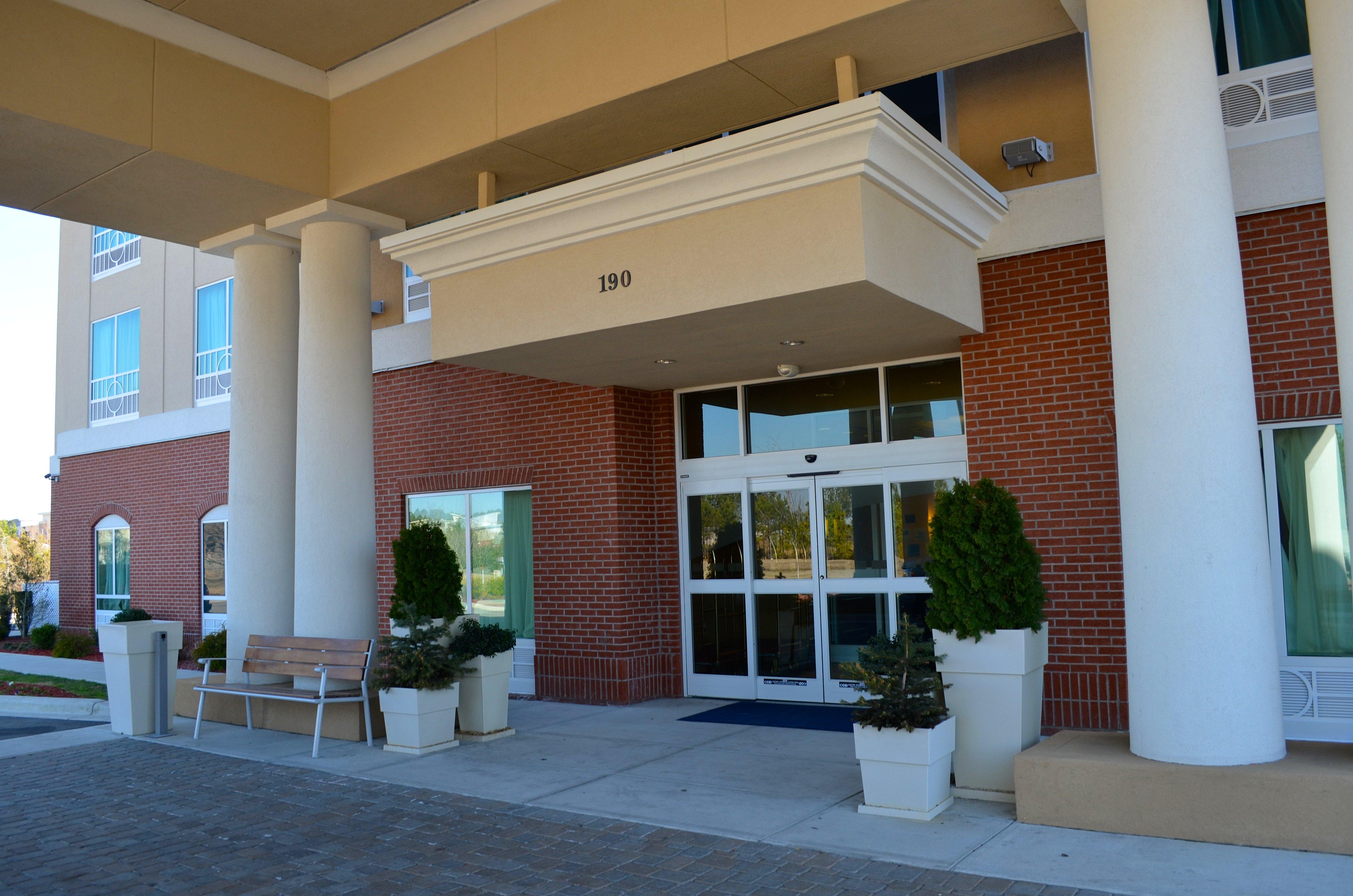Holiday Inn Express & Suites - Smithfield/Selma By Ihg Exterior foto
